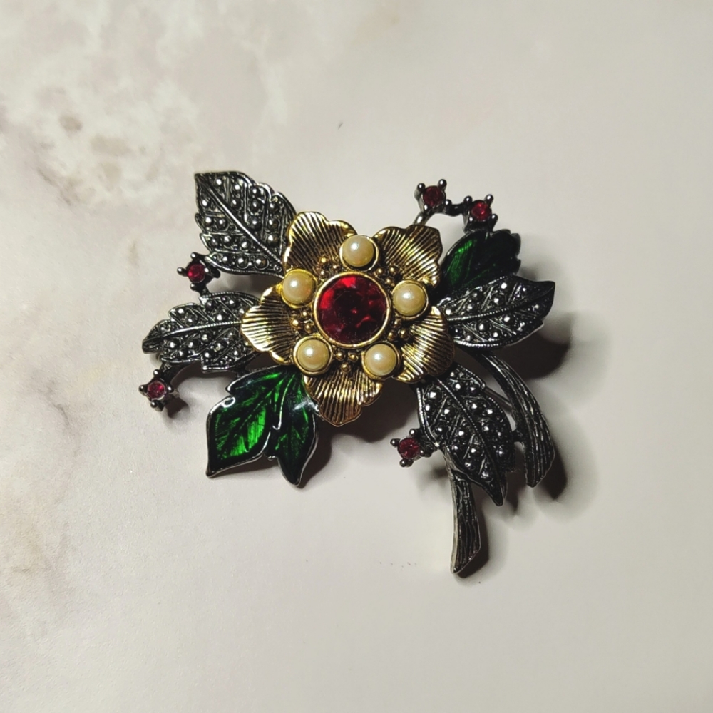 Avon Flower Vintage Brooch